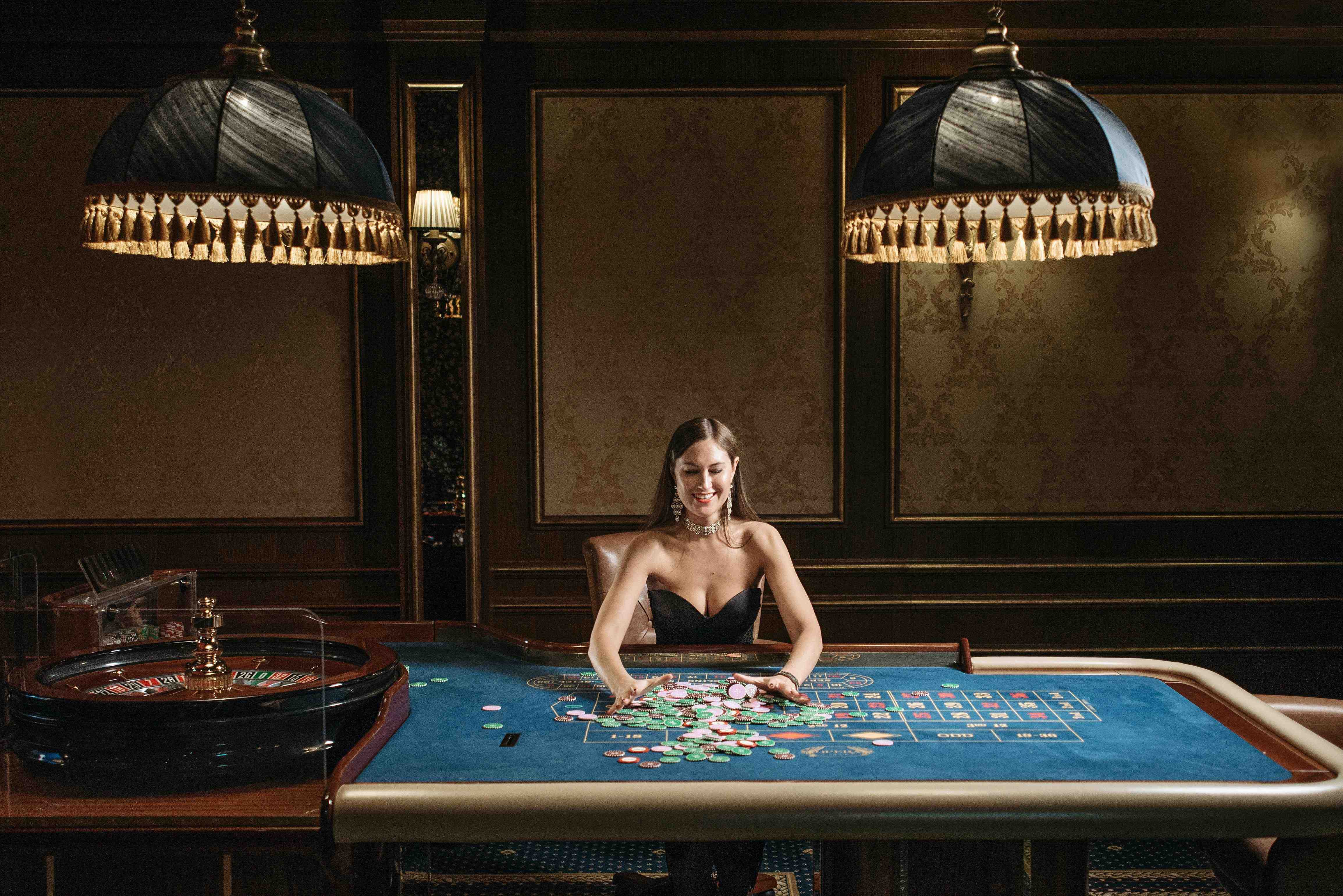 777k Online Gaming မြန်မာ ကစားသမားများ Live Casino Slots ကစားနေသောပုံ